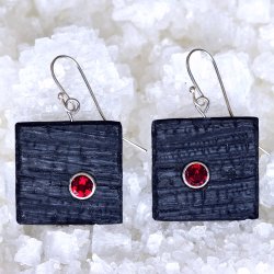 Shou Sugi Ban Small Square - Garnet